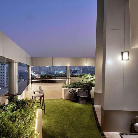 Doubletree By Hilton Bangkok Ploenchit Exterior foto