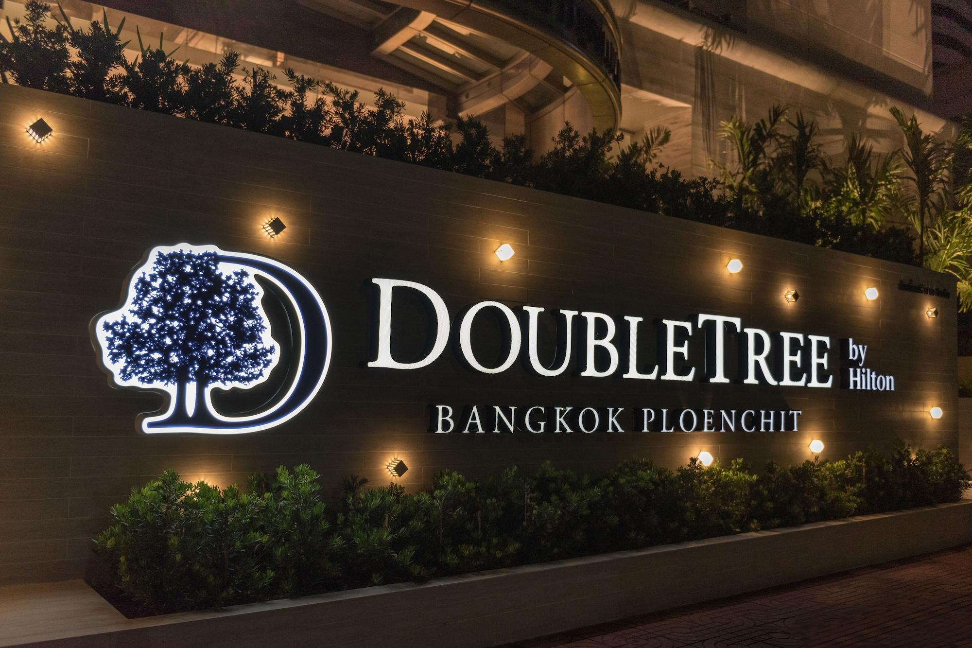 Doubletree By Hilton Bangkok Ploenchit Exterior foto