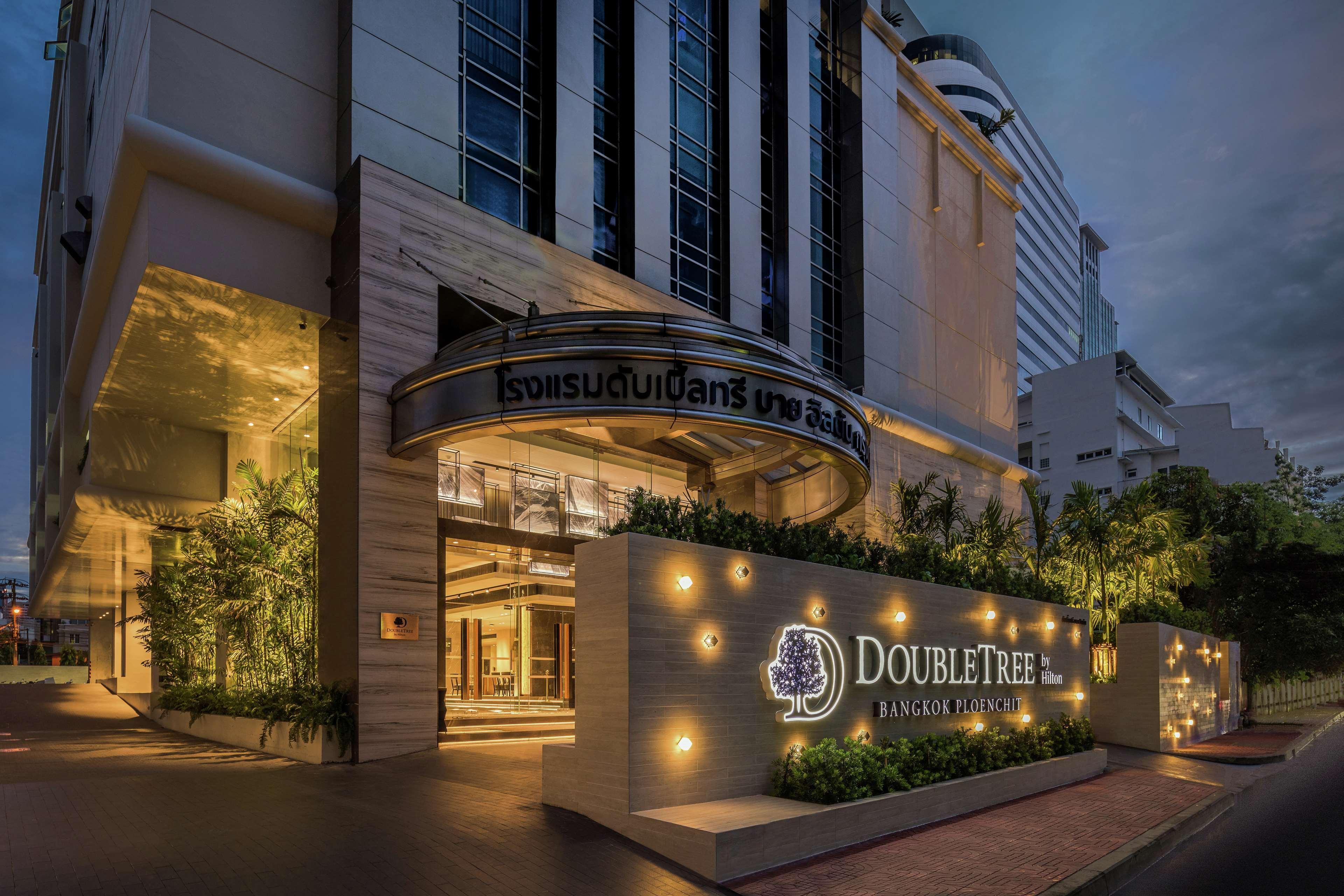 Doubletree By Hilton Bangkok Ploenchit Exterior foto