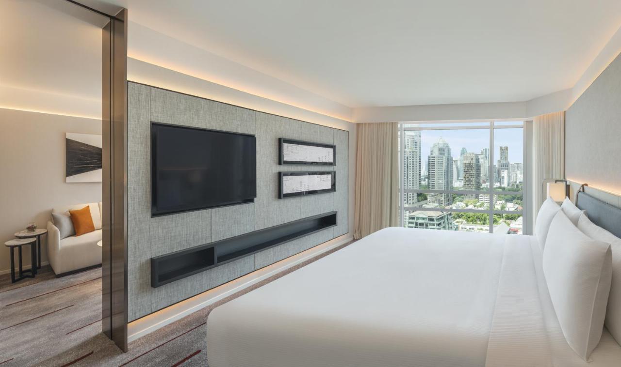 Doubletree By Hilton Bangkok Ploenchit Exterior foto