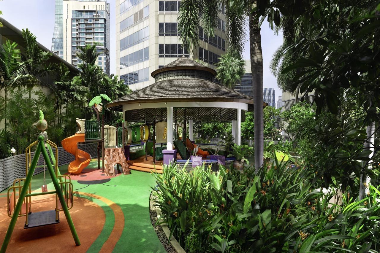 Doubletree By Hilton Bangkok Ploenchit Exterior foto