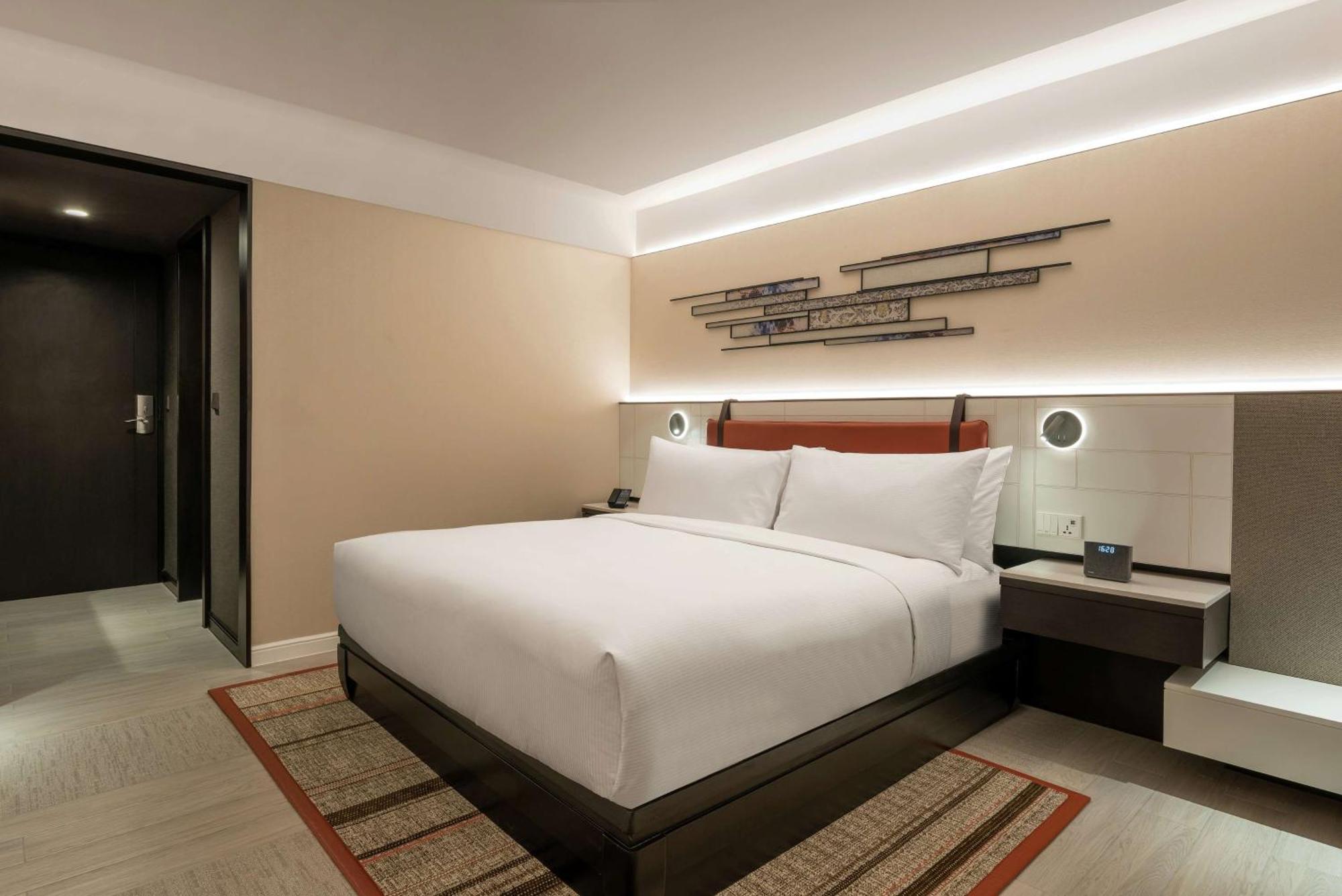 Doubletree By Hilton Bangkok Ploenchit Exterior foto