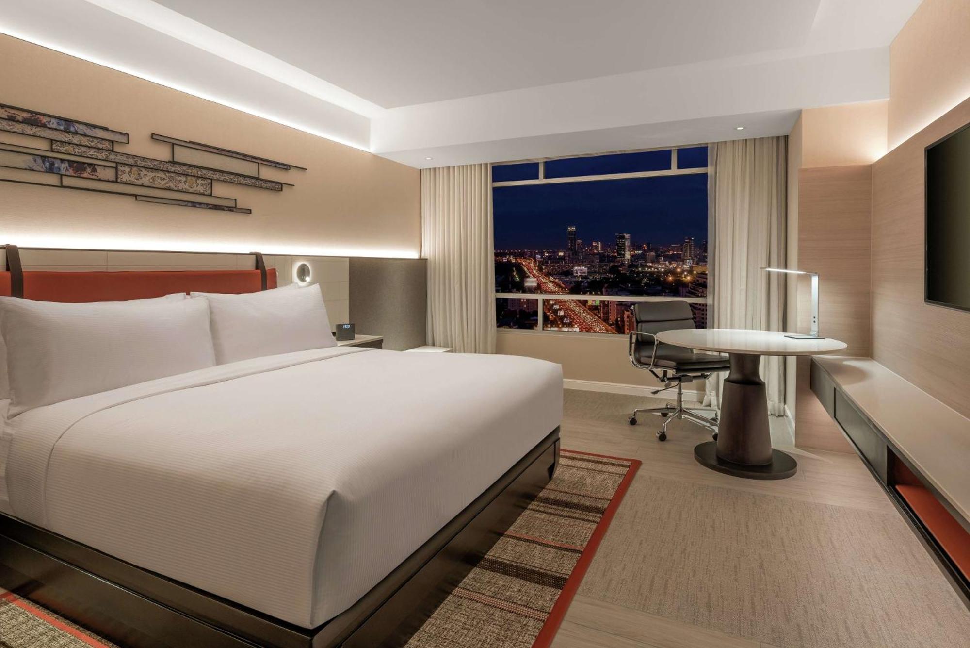 Doubletree By Hilton Bangkok Ploenchit Exterior foto
