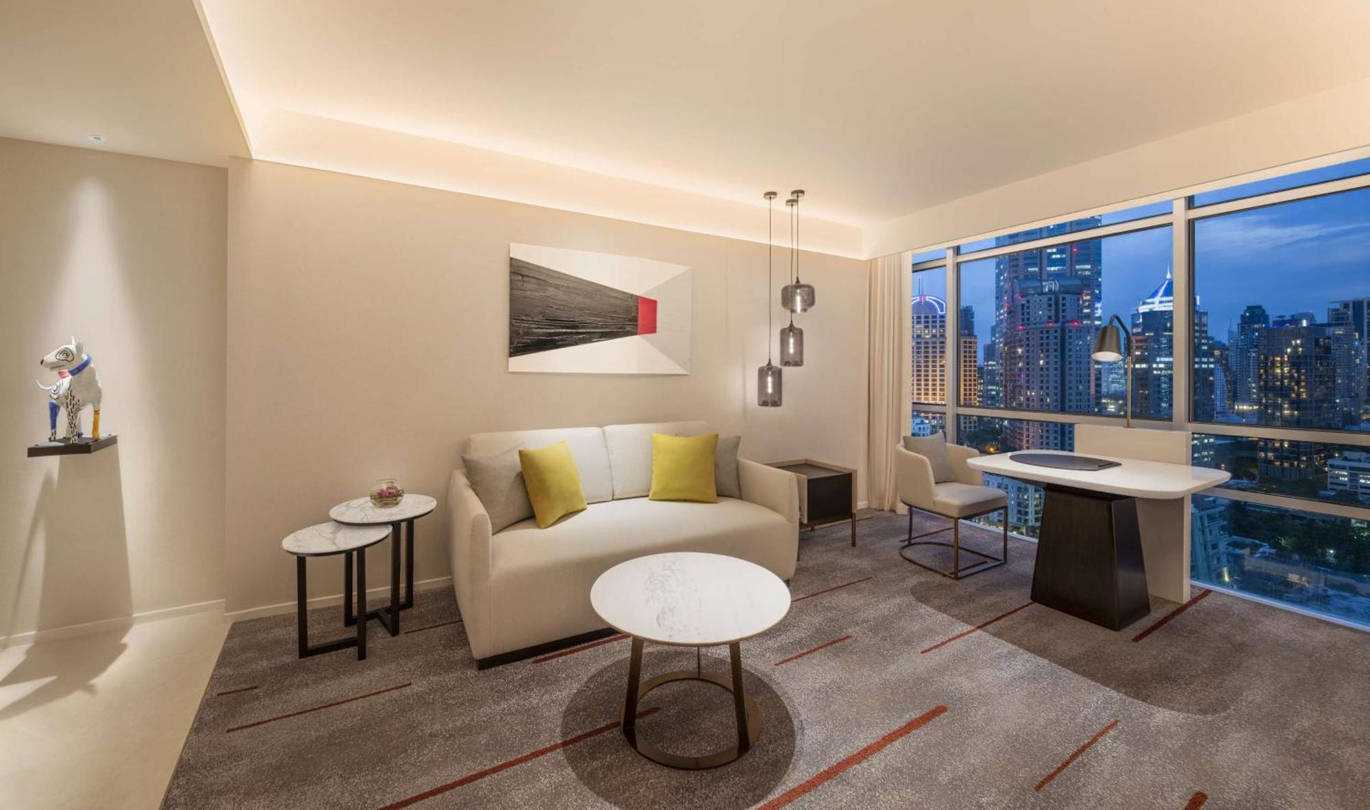 Doubletree By Hilton Bangkok Ploenchit Exterior foto