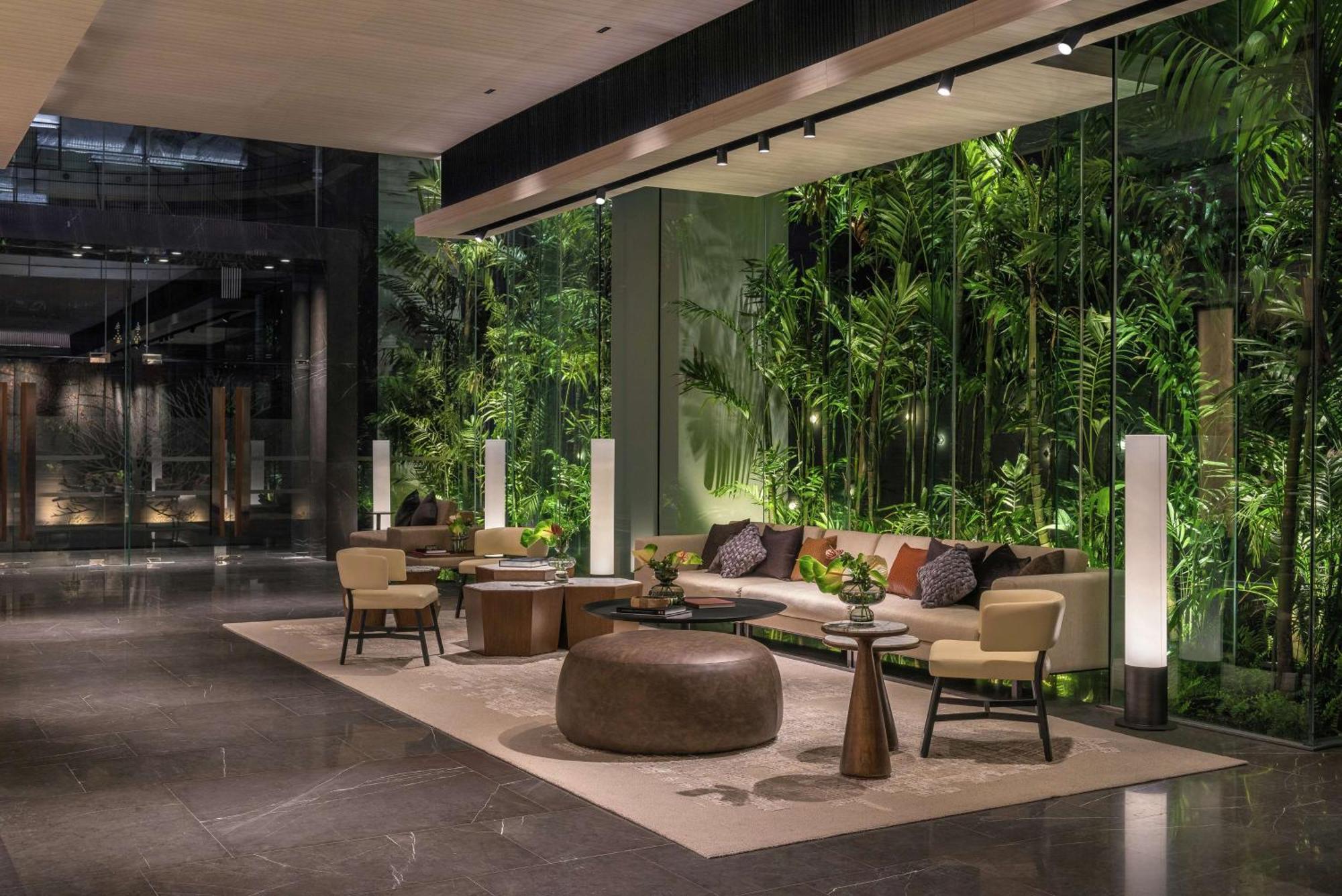 Doubletree By Hilton Bangkok Ploenchit Exterior foto
