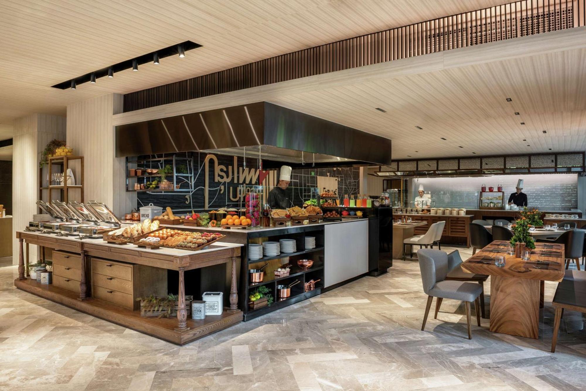 Doubletree By Hilton Bangkok Ploenchit Exterior foto