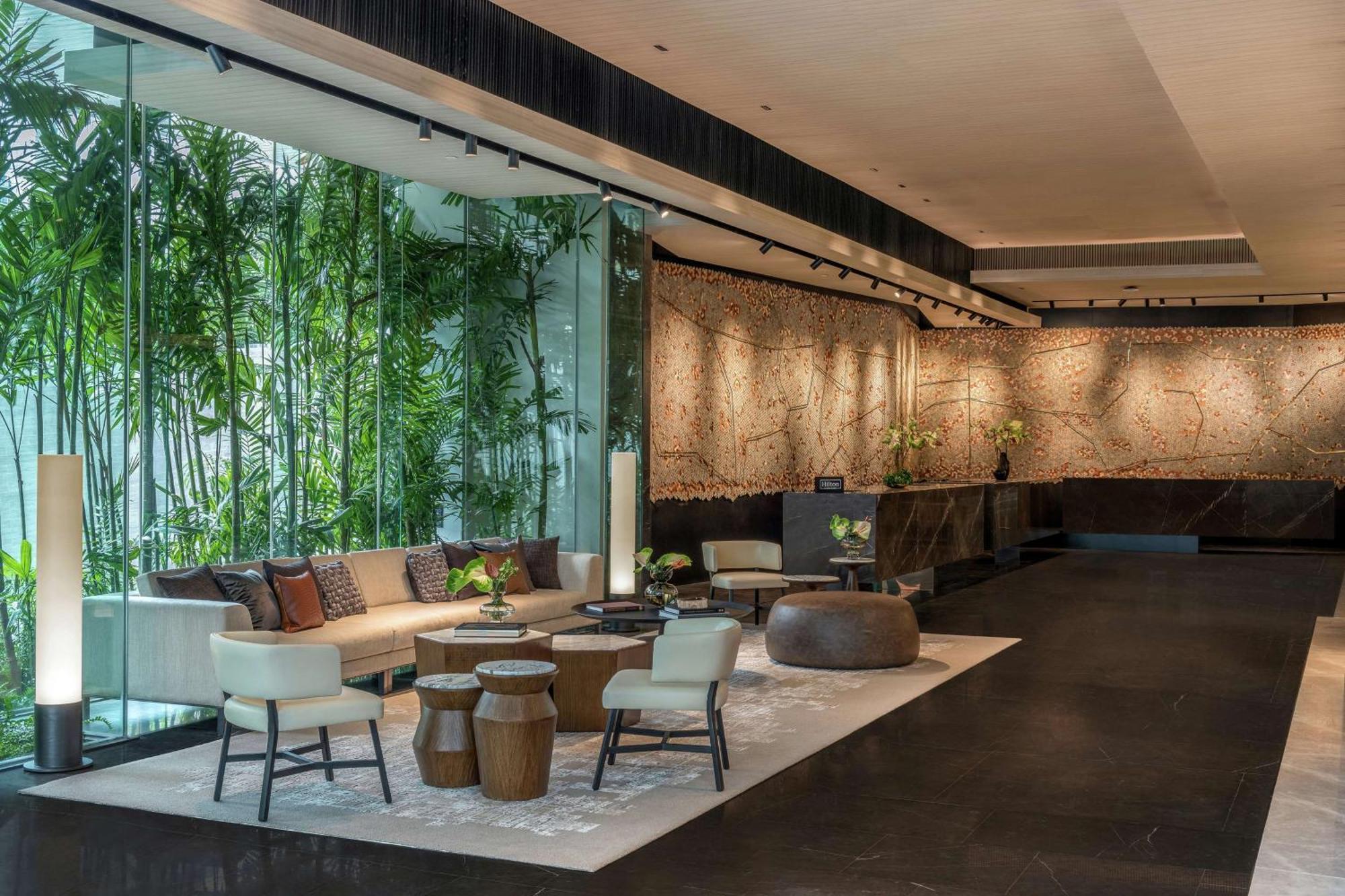 Doubletree By Hilton Bangkok Ploenchit Exterior foto