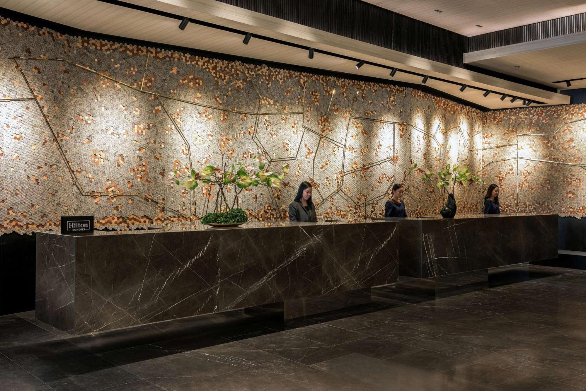 Doubletree By Hilton Bangkok Ploenchit Exterior foto