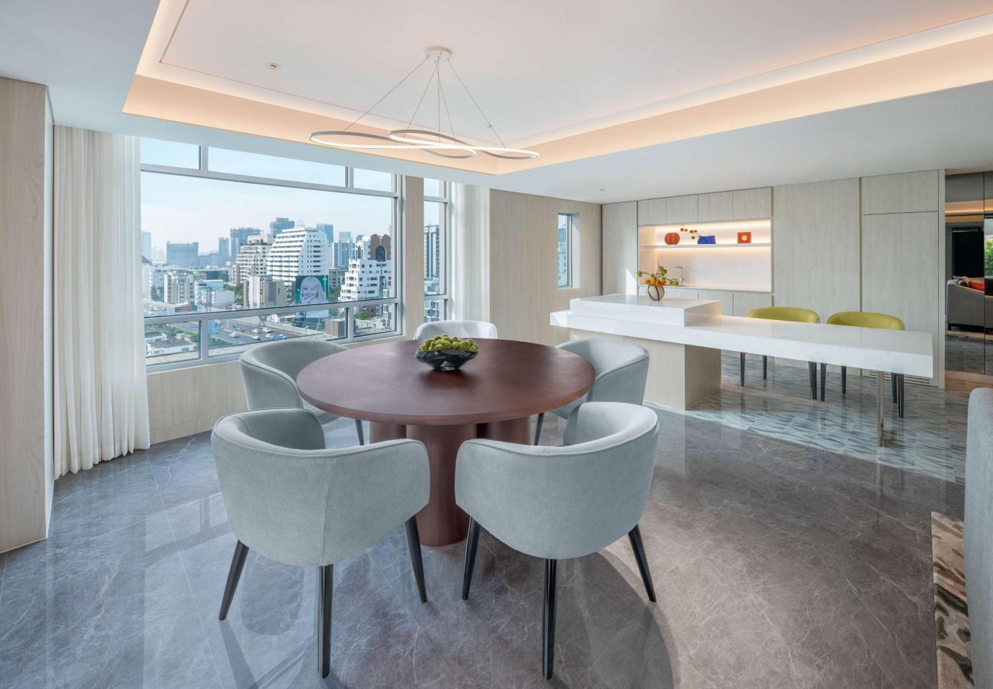 Doubletree By Hilton Bangkok Ploenchit Exterior foto